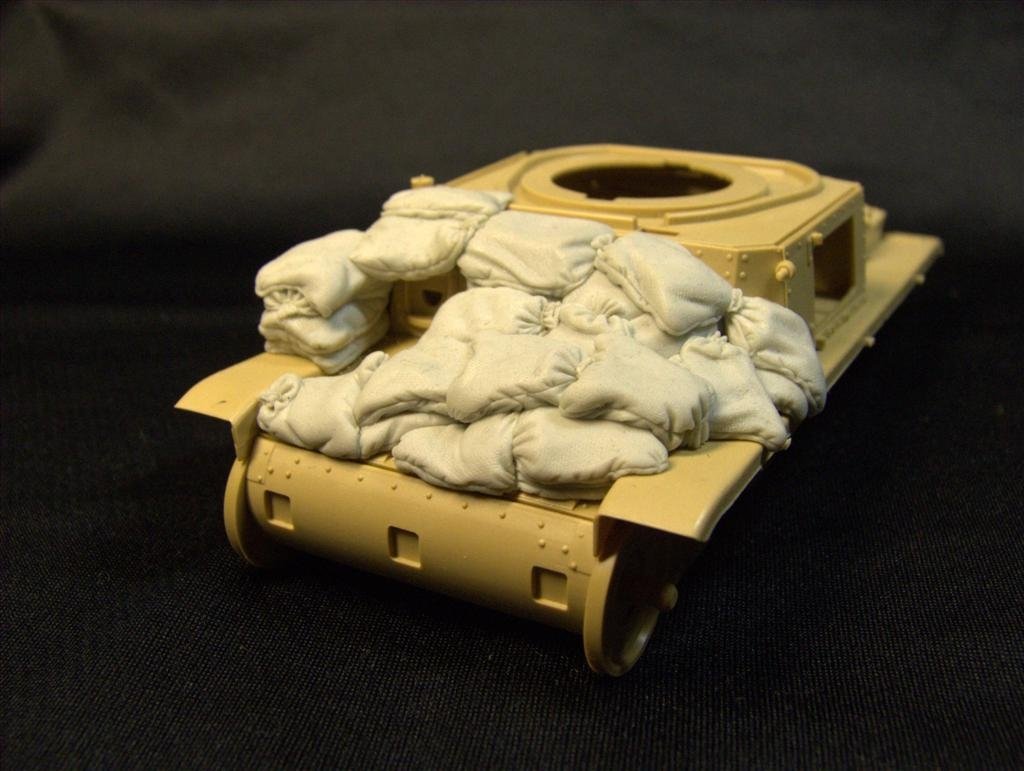 Panzer Art RE35-083 Sand armor for Fiat 13/40 (Tamiya Kit) 1/35 – zdjęcie 2