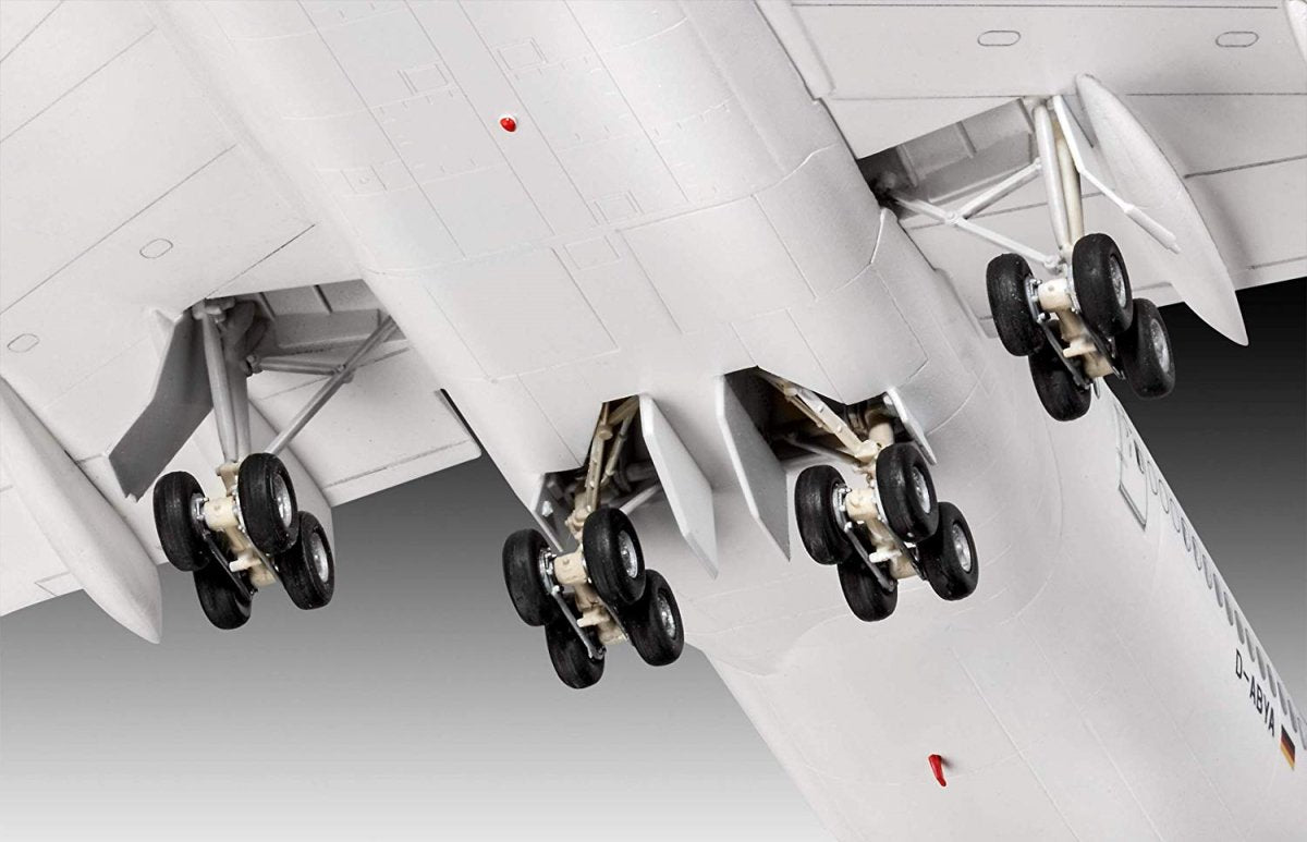 Revell 03891 Boeing 747-8 Lufthansa New Livery 1/144 – image 6
