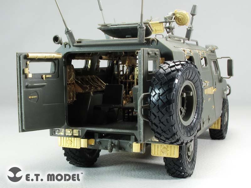 ET Model E35-195 Russian GAZ-233014 STS &amp;quot;TIGER&amp;quot; Interior (For Meng VS-003) (1/35) – image 3