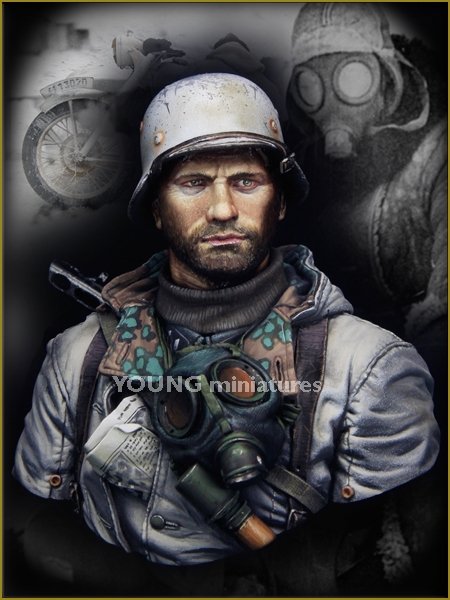 Young Miniatures YM1849 German Motorcyclist East Front WWII 1/10