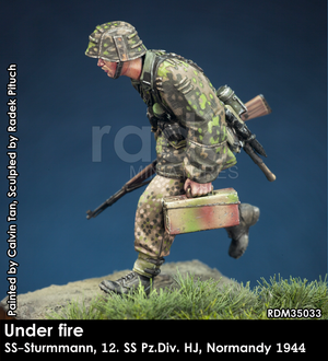 RADO Miniatures RDM35033 Under fire. W-SS Sturmmann, 12. SS-Pz.Div. HJ, Normandy 1944 1/35 – imagen 4