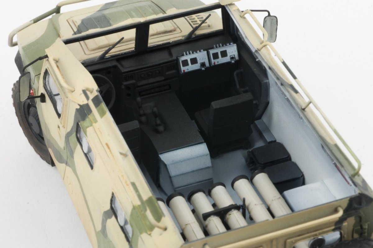 Zvezda 3682 GAZ with AT missile system Kornet D 1/35 – image 4
