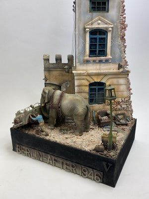 RT-Diorama 35025 Diorama-Base: German Town House 1/35 – image 4