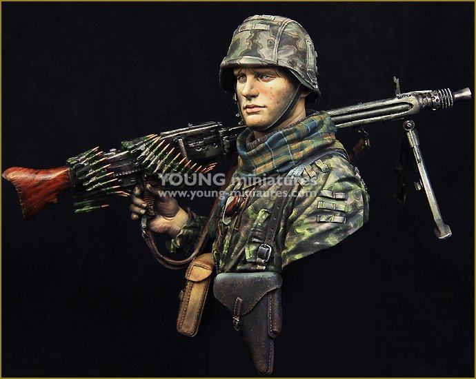 Young Miniatures YM1869 Waffen SS Young Machine Gunner 1944 1/10 – zdjęcie 2