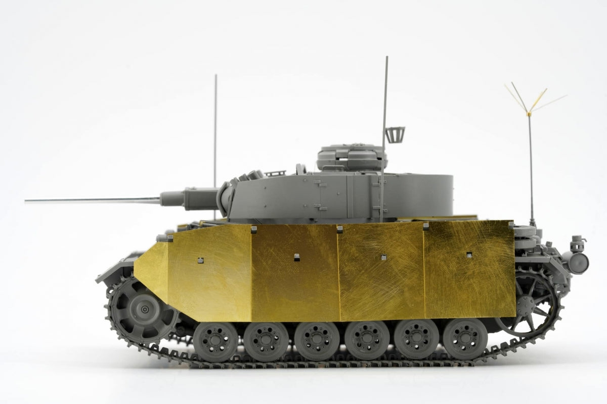 Border Model BT-048 Pz.Bef.Wg.III Ausf.K 2in1 w/Schürzen 1/35 – zdjęcie 3
