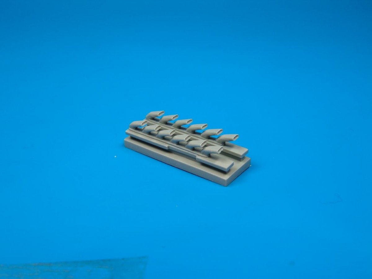 Quickboost QB32010 Bf 109G-6 exhausts Hasegawa 1/32