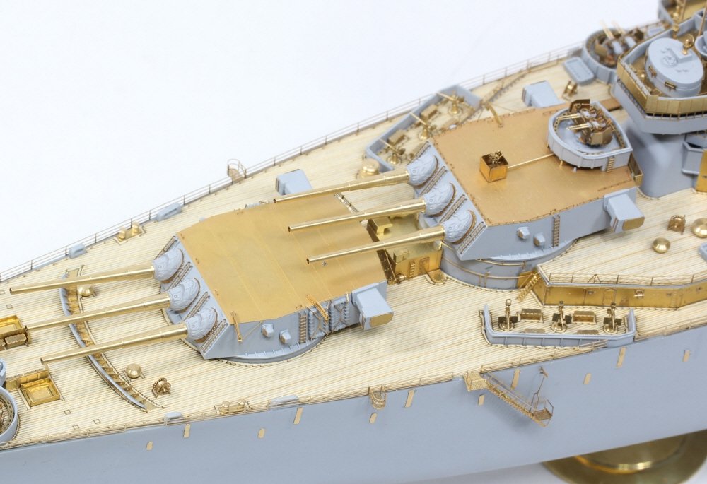 Pontos 37026FN USS BB-63 Missouri 1945 Advanced Detail Up Set (Teak tone stained wooden deck) 1/350 – image 4