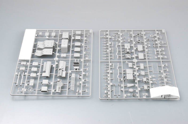 Trumpeter 01004 M1078 Light Medium Tactical Vehicle (LMTV) Standard Cargo Tru 1/35 – image 12