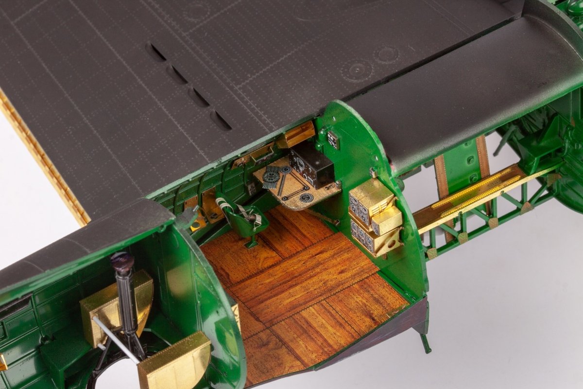 Eduard 491184 B-17F bomb bay HKM 1/48 – image 4