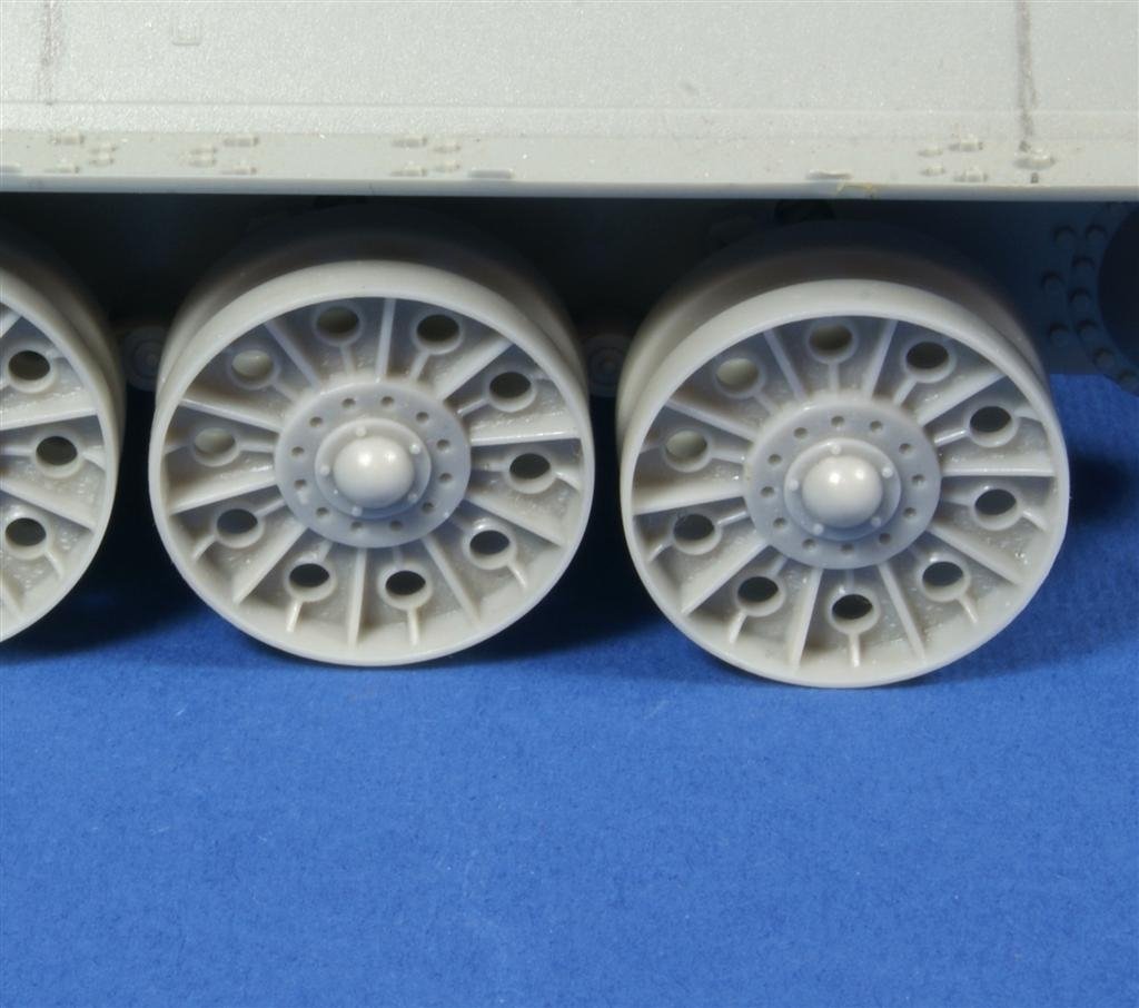Panzer Art RE35-171 UZTM type wheels for T-34 1/35 – zdjęcie 4