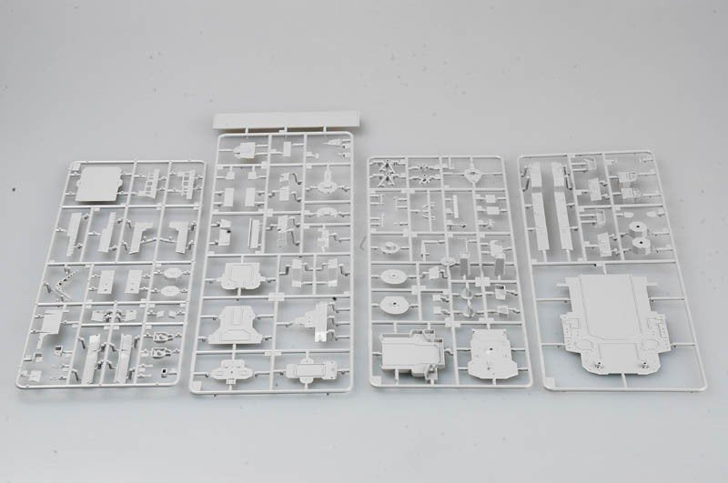Trumpeter 04521 Russian cruiser Admiral Lazarev Ex-Frunze 1/350 – zdjęcie 5