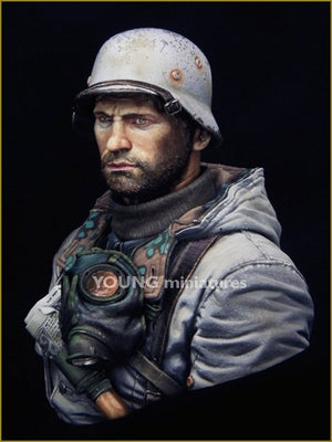 Young Miniatures YM1849 German Motorcyclist East Front WWII 1/10 – image 2