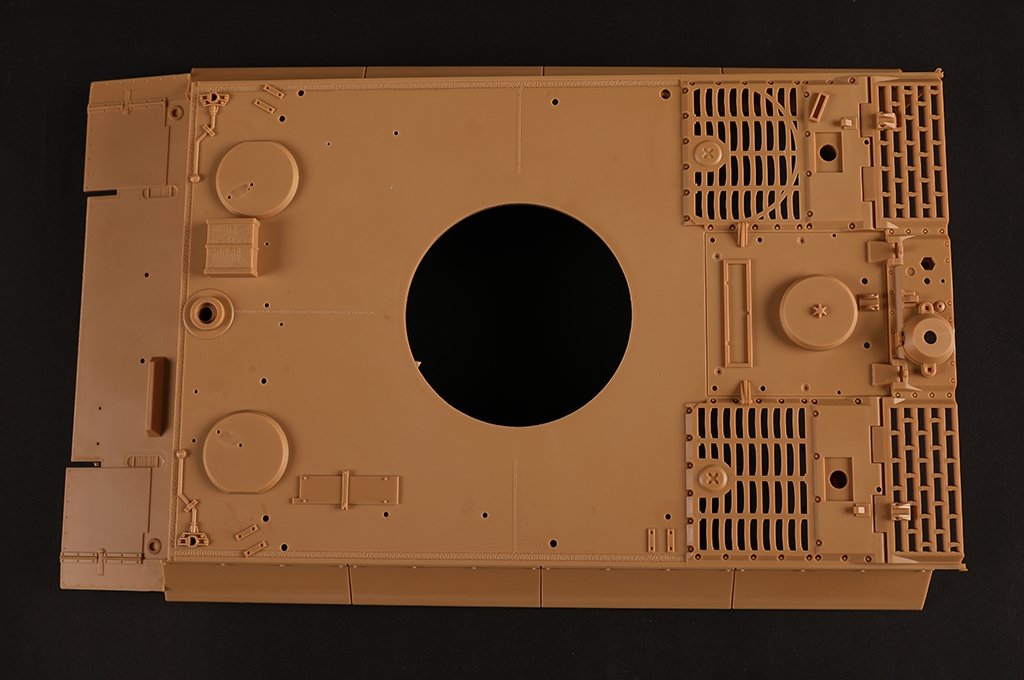 Hobby Boss 82607 Pz.Kpfw. VI Tiger 1 Early 1/16 – zdjęcie 8
