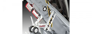 Revell 04864 F/A-18F Super Hornet / twin seater 1/72 – image 3