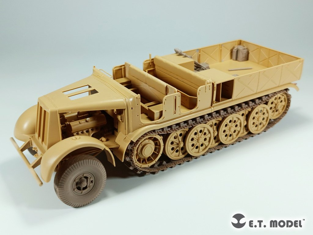 E.T. Model P35-062 WWII German Sd.Kfz.9 18t FAMO Sagged front wheels and Workable Track 1/35 – zdjęcie 7
