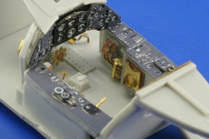 Eduard SS238 Wyvern S.4 1/72 TRUMPETER – image 2