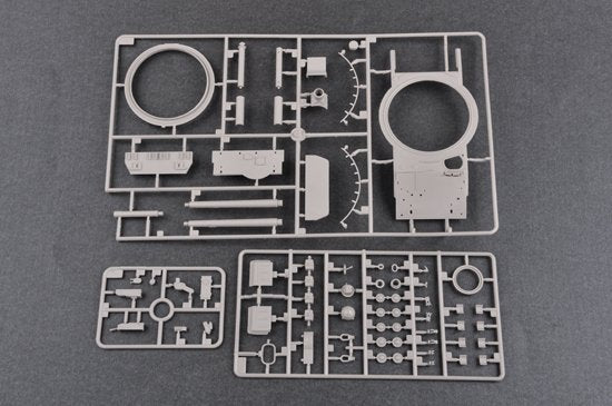 Trumpeter 01550 Russian T-62 Mod.1975 With KMT-6 Mine Plow 1/35 – image 10