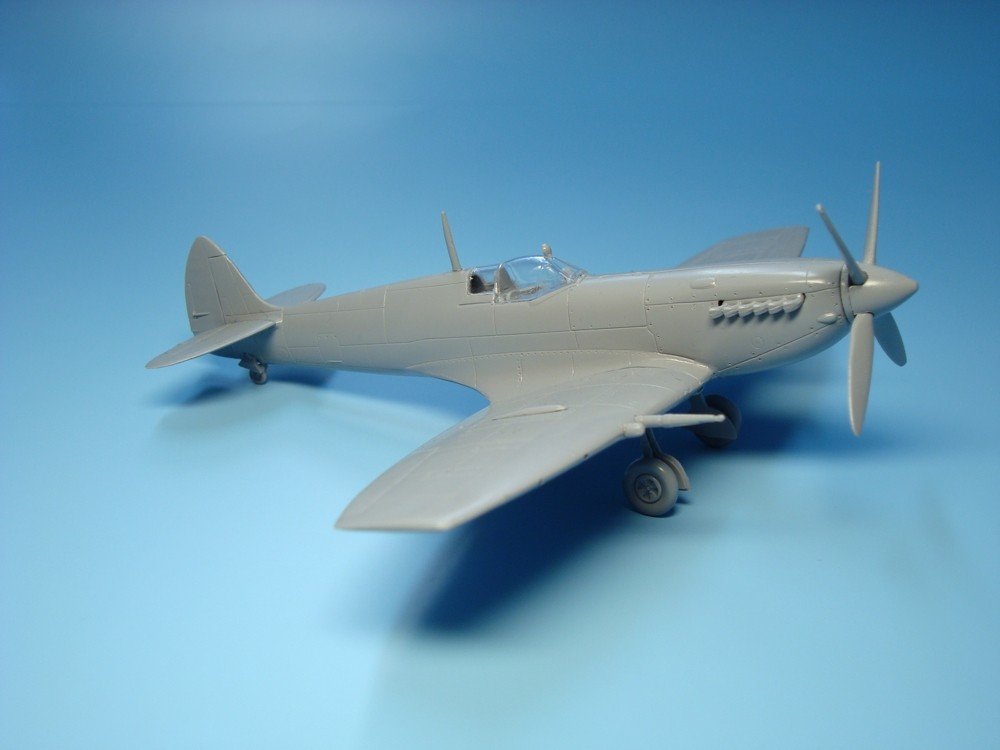 AZ Model AZ7378 Spitfire Mk.VIII RAF 1/72 – zdjęcie 11