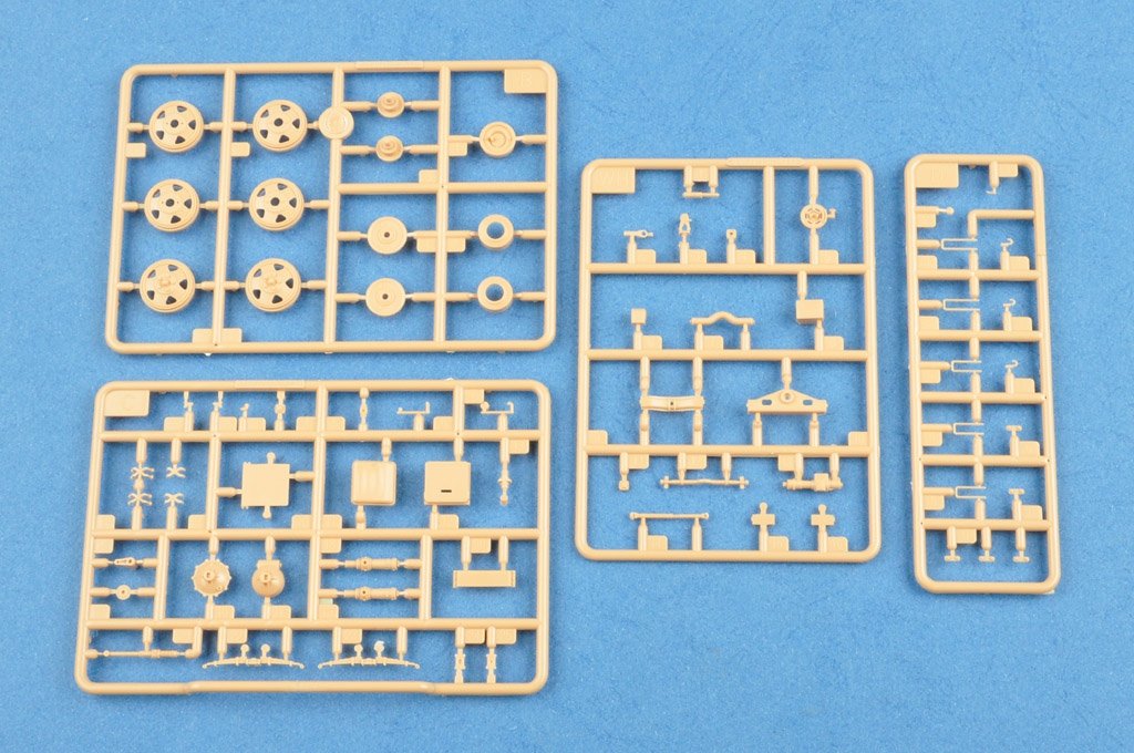 Hobby Boss 83837 Soviet GAZ-AAA Cargo Truck – zdjęcie 6