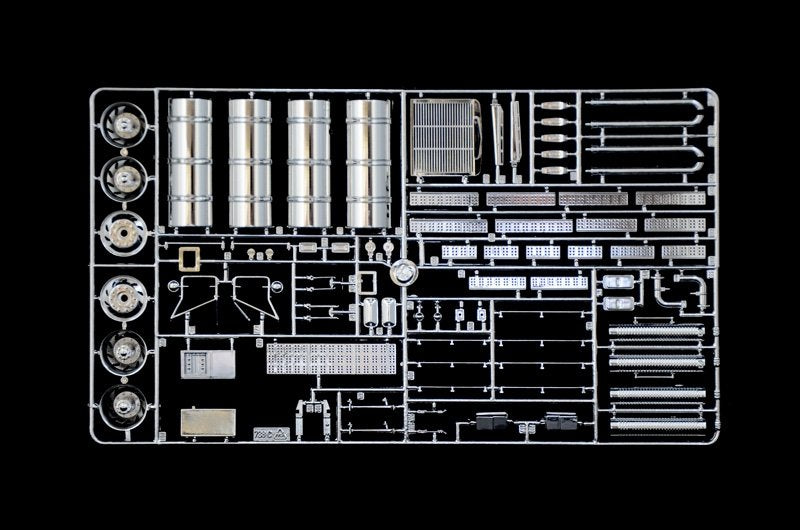 Italeri 3925 FREIGHTLINER FLD 120 SPECIAL 1/24 – image 4