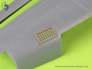 Master AM-48-186 P-51 Mustang - pokrywa wlotu powietrza do gaźnika - typ standardowy z otworami (do modelu Eduard) 1/48
