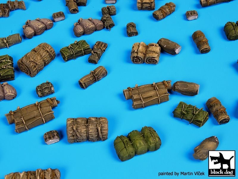 Black Dog T72057 Tentage plus bedrols 3 accessories set 1/72 – immagine 5