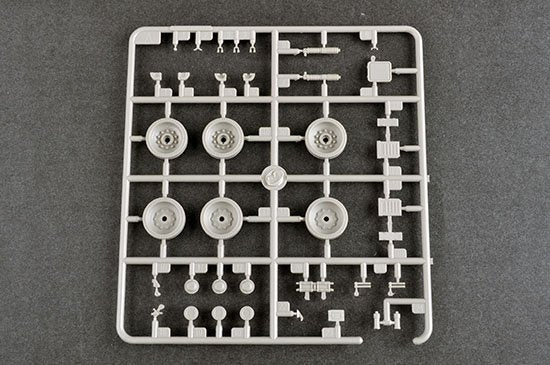 Trumpeter 09588 Russian T-80BVM MBT(Marine Corps) 1/35 – image 15