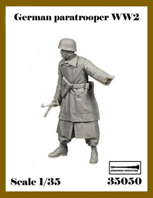 Ardennes Miniature 35050 GERMAN PARATROOPER WW2 1/35