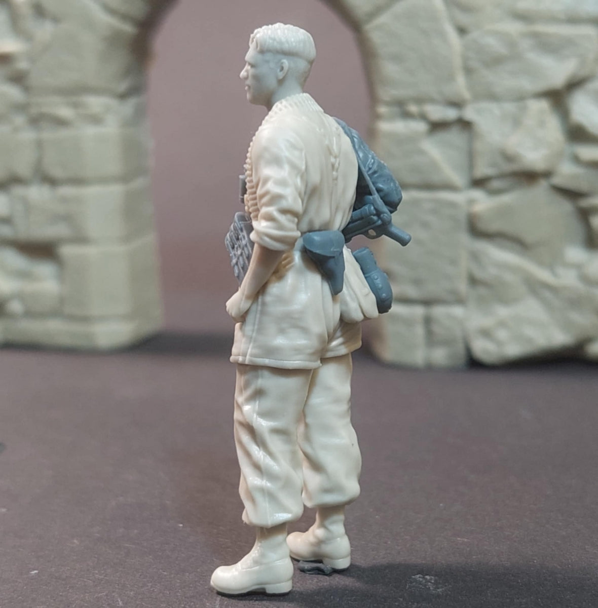 Panzer Art FI35-248 German fallschirmjager MG34 ammo carrier 1/35 – image 2