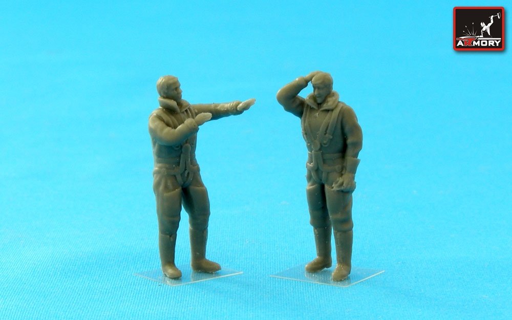 Armory Models F7224a RAF WWII crewmen in high altitude outfit – “Flight Stories” 1/72 – image 2