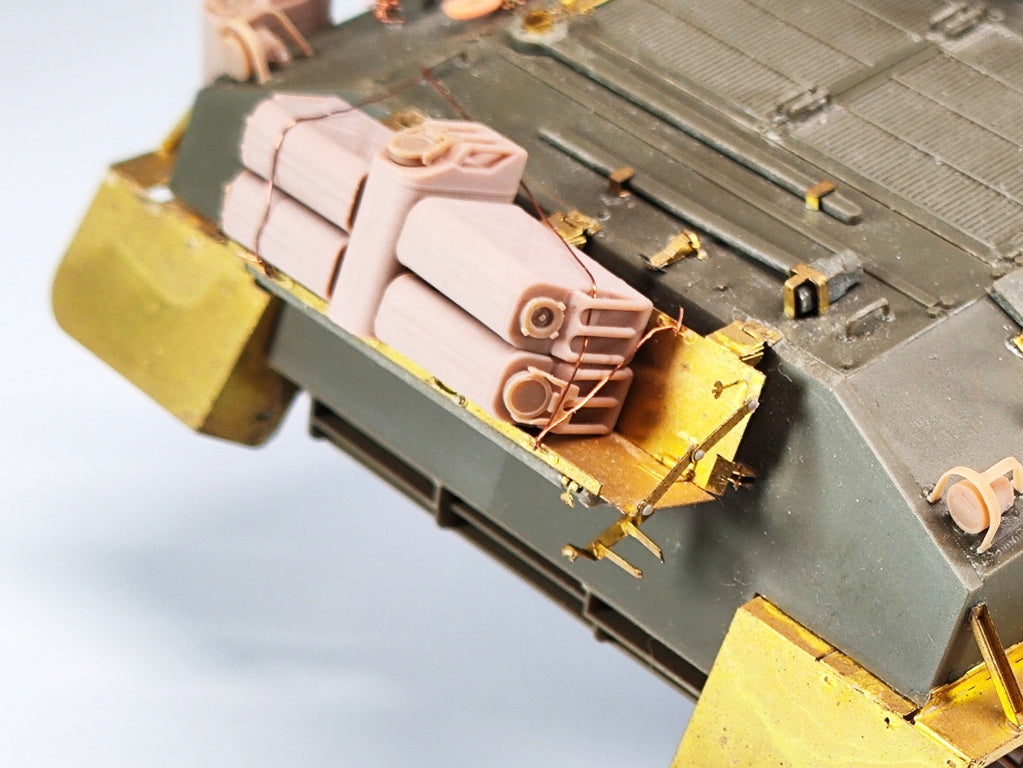E.T. Model P35-325 WWII U.S.Army 20L WATER CANS SET 1/35 – zdjęcie 5