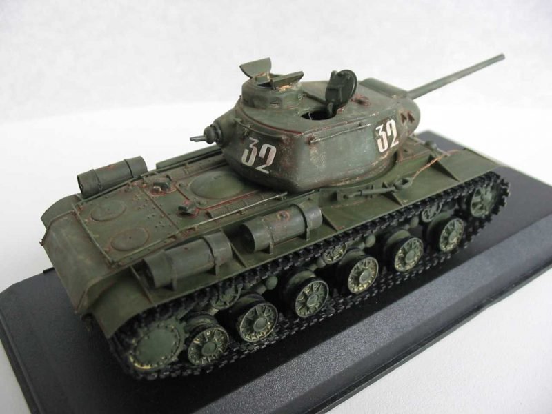 PST 72008 KV-85 Heavy Tank 1/72 – image 4