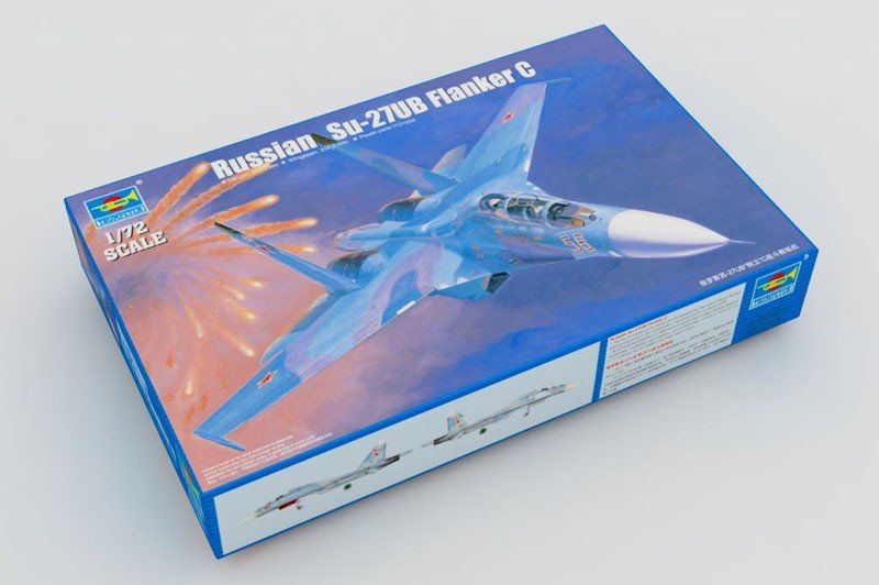 Trumpeter 01645 Russian Su-27UB Flanker C Fighter 1/72 – zdjęcie 2