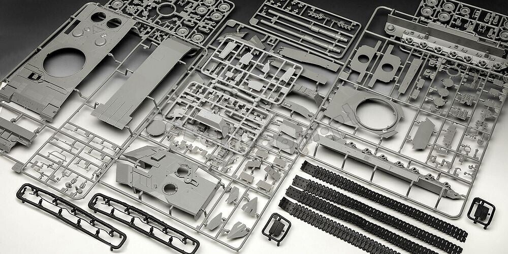 Revell 63342 Leopard 2 A6M+ Model Set 1/35 – image 7