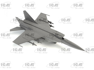 ICM 72177 MiG-25PD Soviet Interceptor Fighter 1/72 – image 2