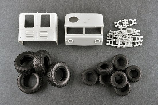 Trumpeter 01065 MAZ-537G Late Production type with ChMZAP-9990 semi-trailer 1/35 – zdjęcie 10