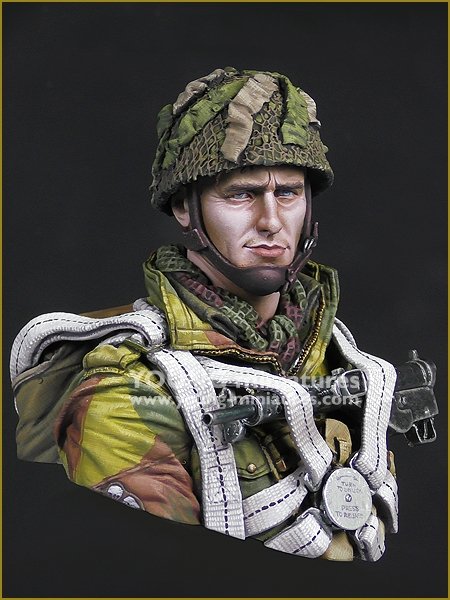 Young Miniatures YM1864 British Paratrooper Operation Market Garden 1944 1/10 – image 2
