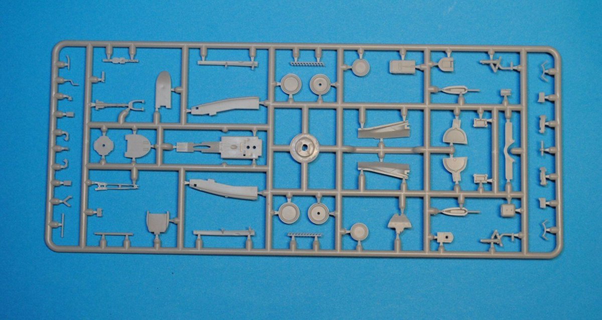 Dora Wings 72005 Bell P-63E-1-BE Kingcobra 1/72 – image 6