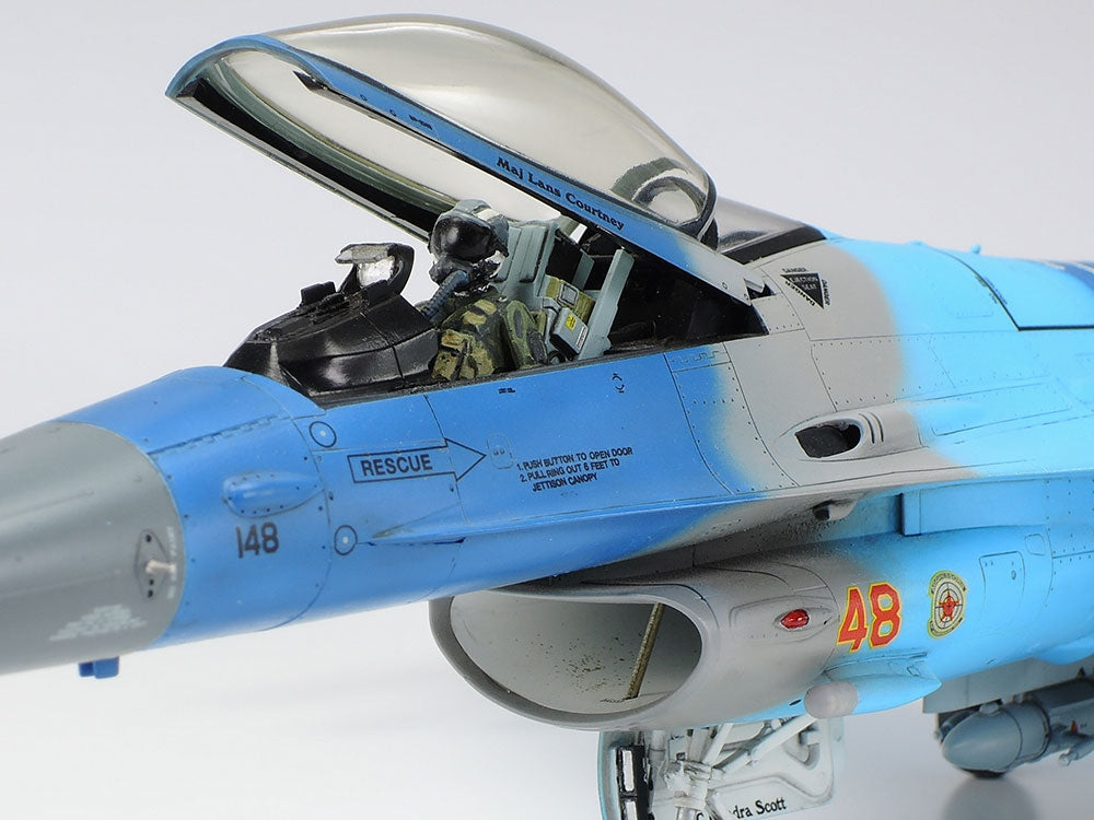 Tamiya 61106 F-16C/N AGGRESSOR/ADVERSARY 1/48 – zdjęcie 5
