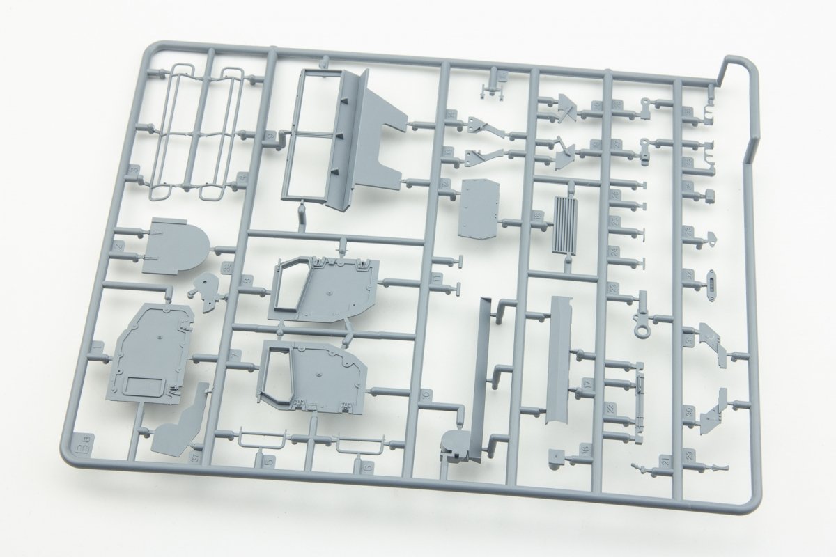 RPG Model 35021 KAMAZ K-4386 Typhoon-VDV Mine-Protected Armoured Vehicle Early Typ 1/35 – zdjęcie 9