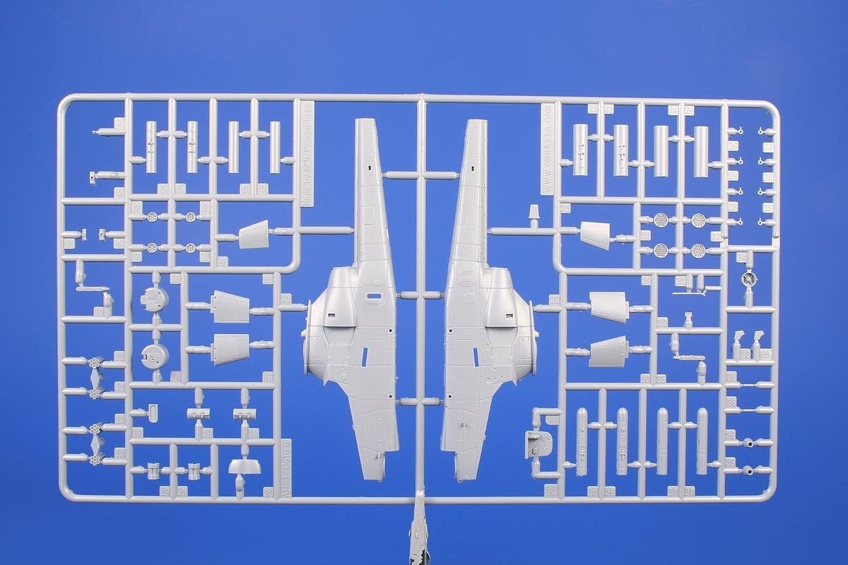 Special Hobby 72427 AH-1G Cobra &amp;#39;Early Tails&amp;#39; 1/72 – image 5