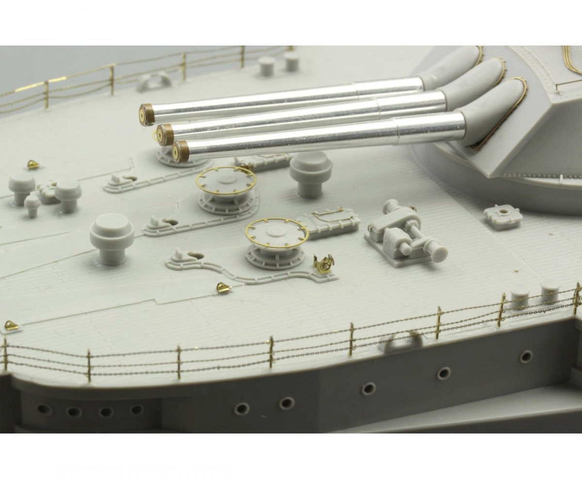 Eduard BIG5323 USS ARIZONA - PART I. TRUMPETER 1/200 – zdjęcie 15