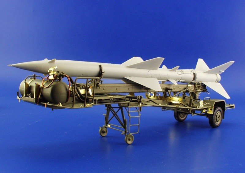 Eduard 35663 SA-2 missile with trailer 1/35 Trumpeter – image 4