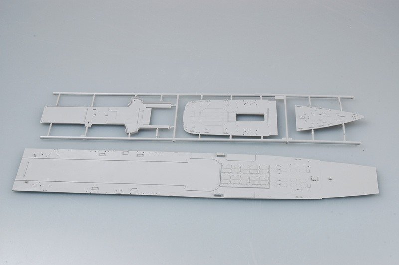 Trumpeter 04522 Russian Cruiser Pyotr Velikiy 1/350 – zdjęcie 10