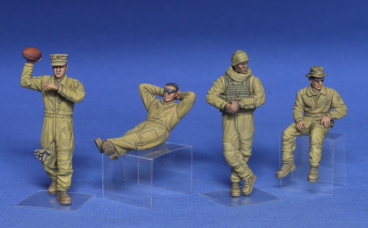 MiniArt 37049 USMC TANK CREW AT REST 1/35 – immagine 2