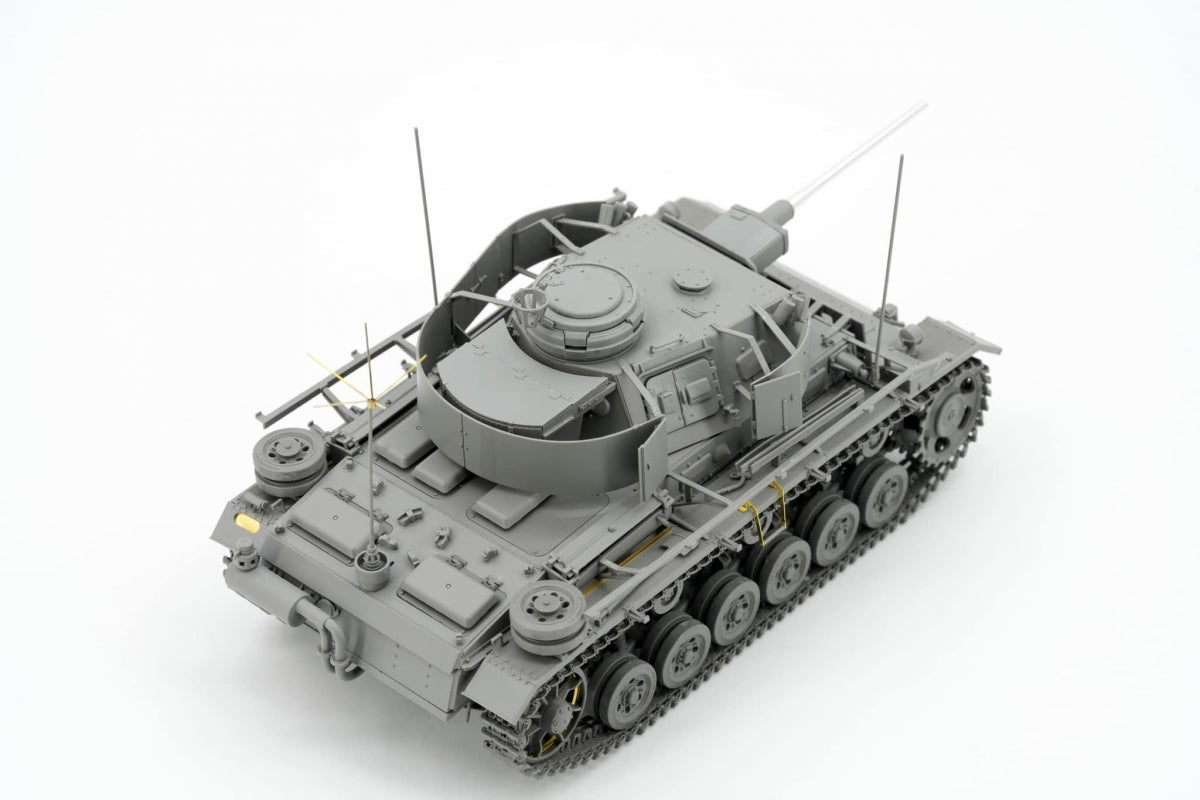 Border Model BT-048 Pz.Bef.Wg.III Ausf.K 2in1 w/Schürzen 1/35 – zdjęcie 12