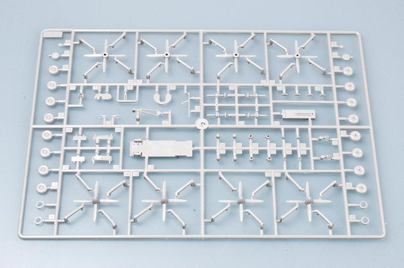 Trumpeter 03904 TU-95MS Bear-H 1/144 – zdjęcie 6