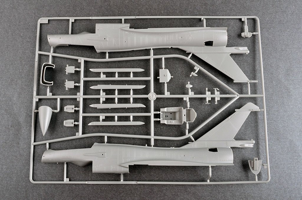 Trumpeter 05826 PLAAF J-10C Vigorous Dragon 1/48 – image 8