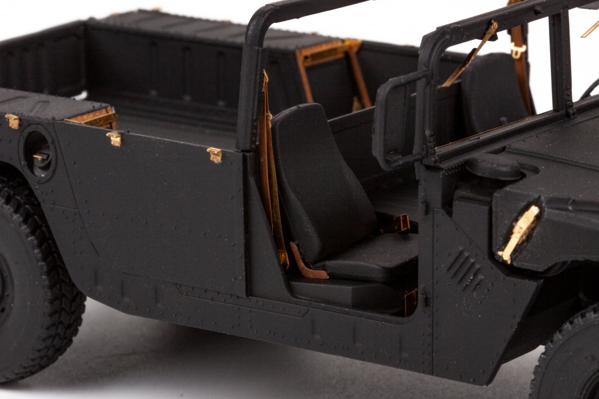 Eduard 36522 Humvee M1097A2 ICM 1/35 – image 6