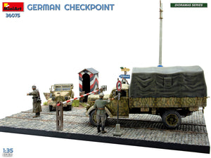 MiniArt 36075 German Checkpoint. 3t Cargo Truck 3,6-36S &amp;amp; Kfz.1 Type 170VK w/ Feldgendarmerie. Big Set 1/35 – immagine 2